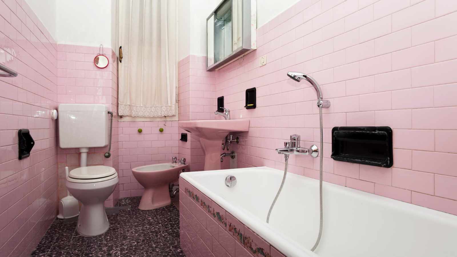 Bold Bathroom Colors and Vintage Fixtures