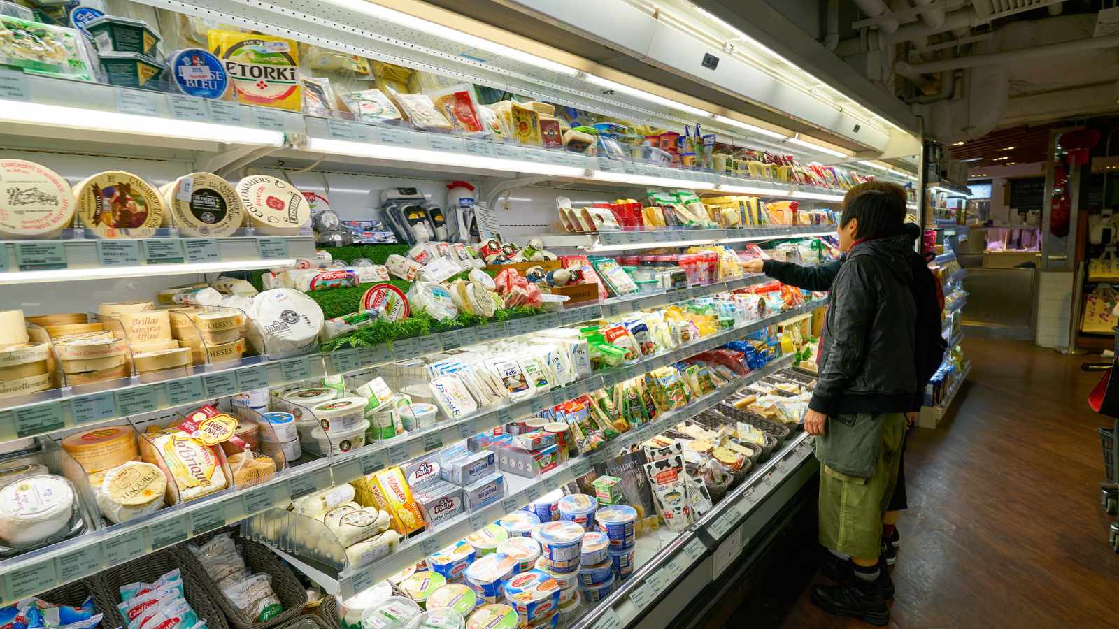 Leaving Frozen or Perishable Items in Random Aisles