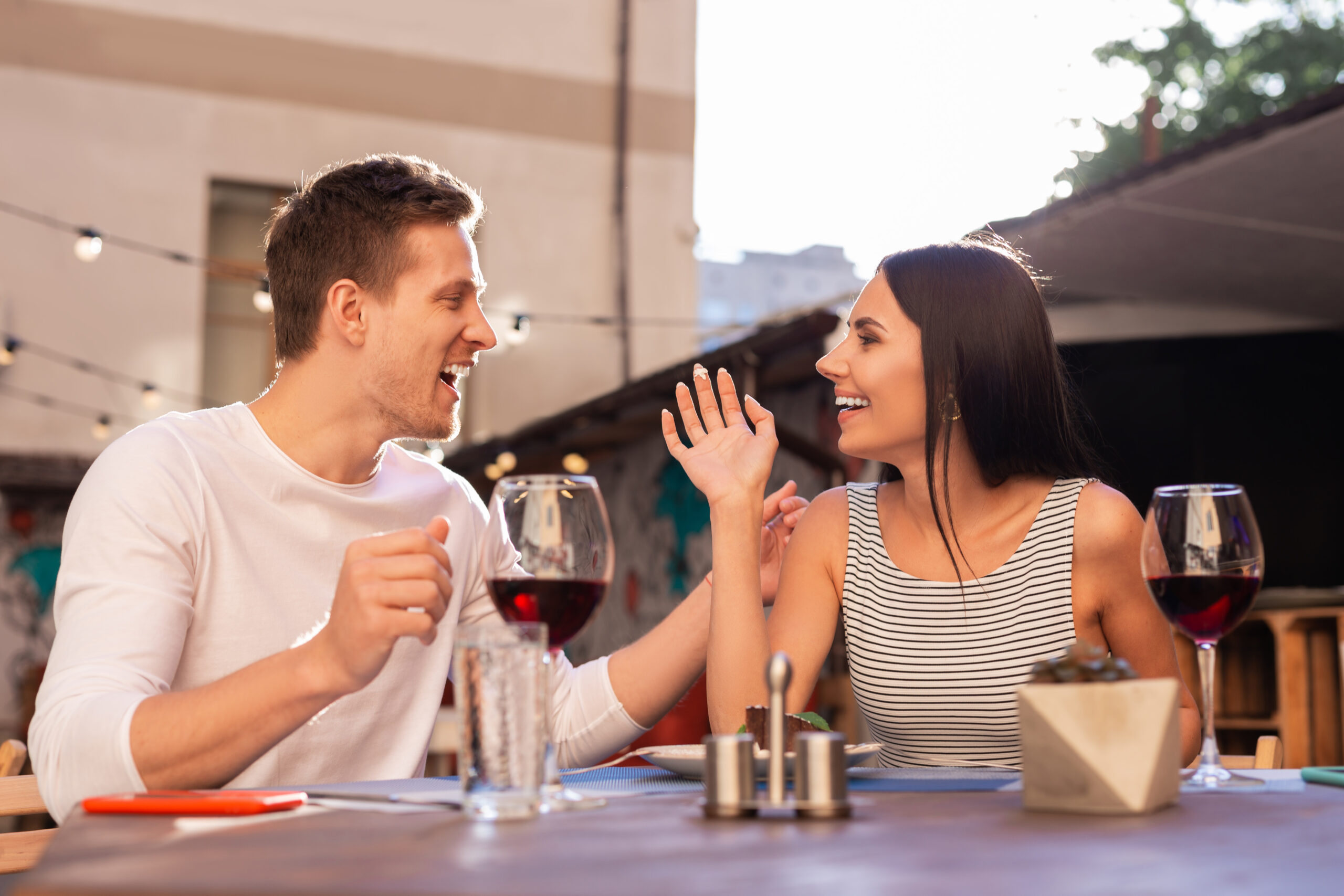 Clever Excuses to Gracefully Escape a Date Without Drama