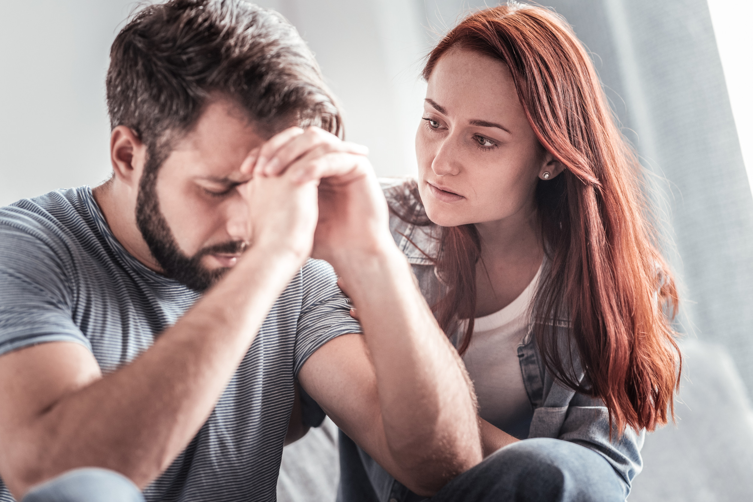 5 Conversations You Should Never Have Over Text