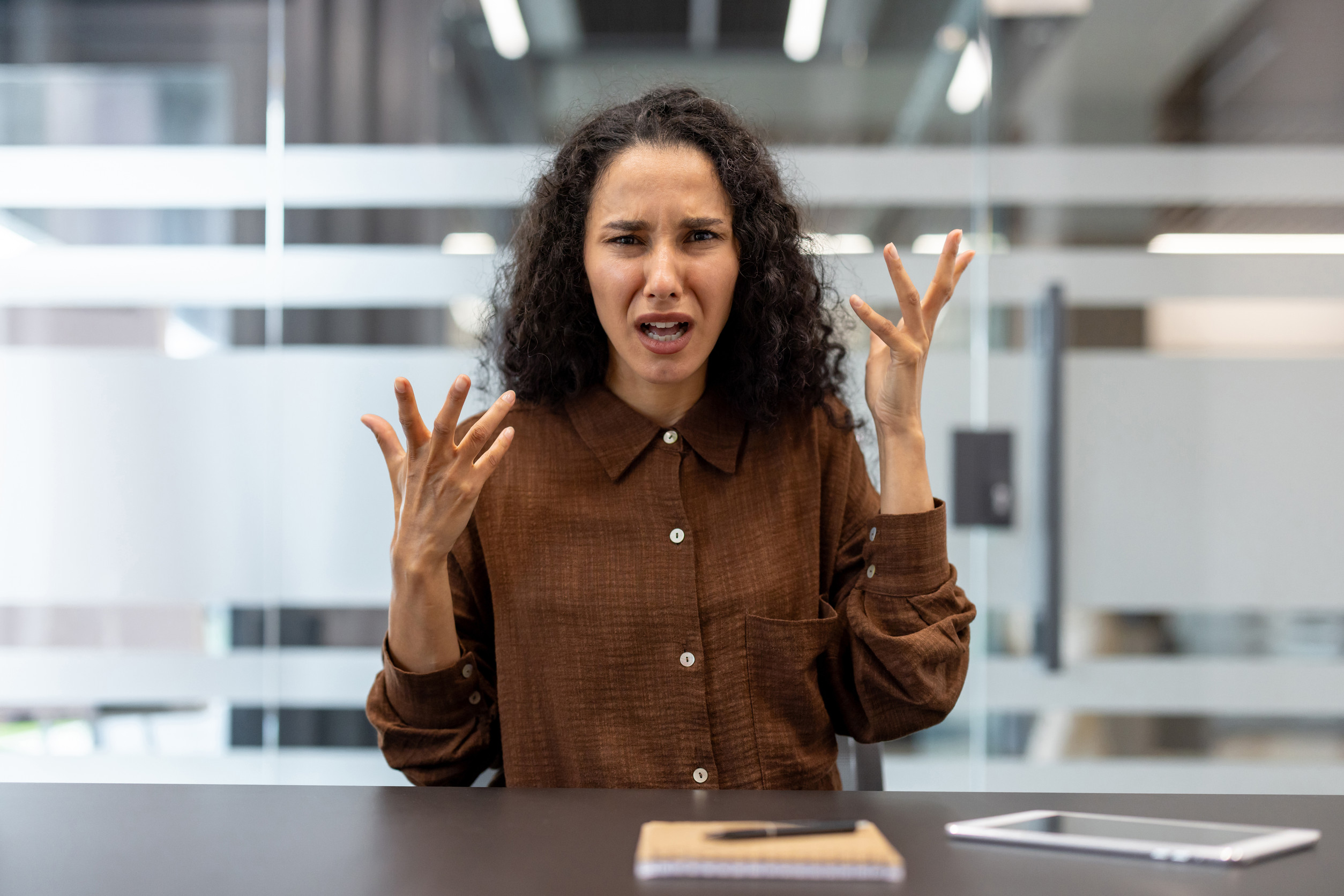 6 Behaviors That Reveal Someone Is Desperate for Attention