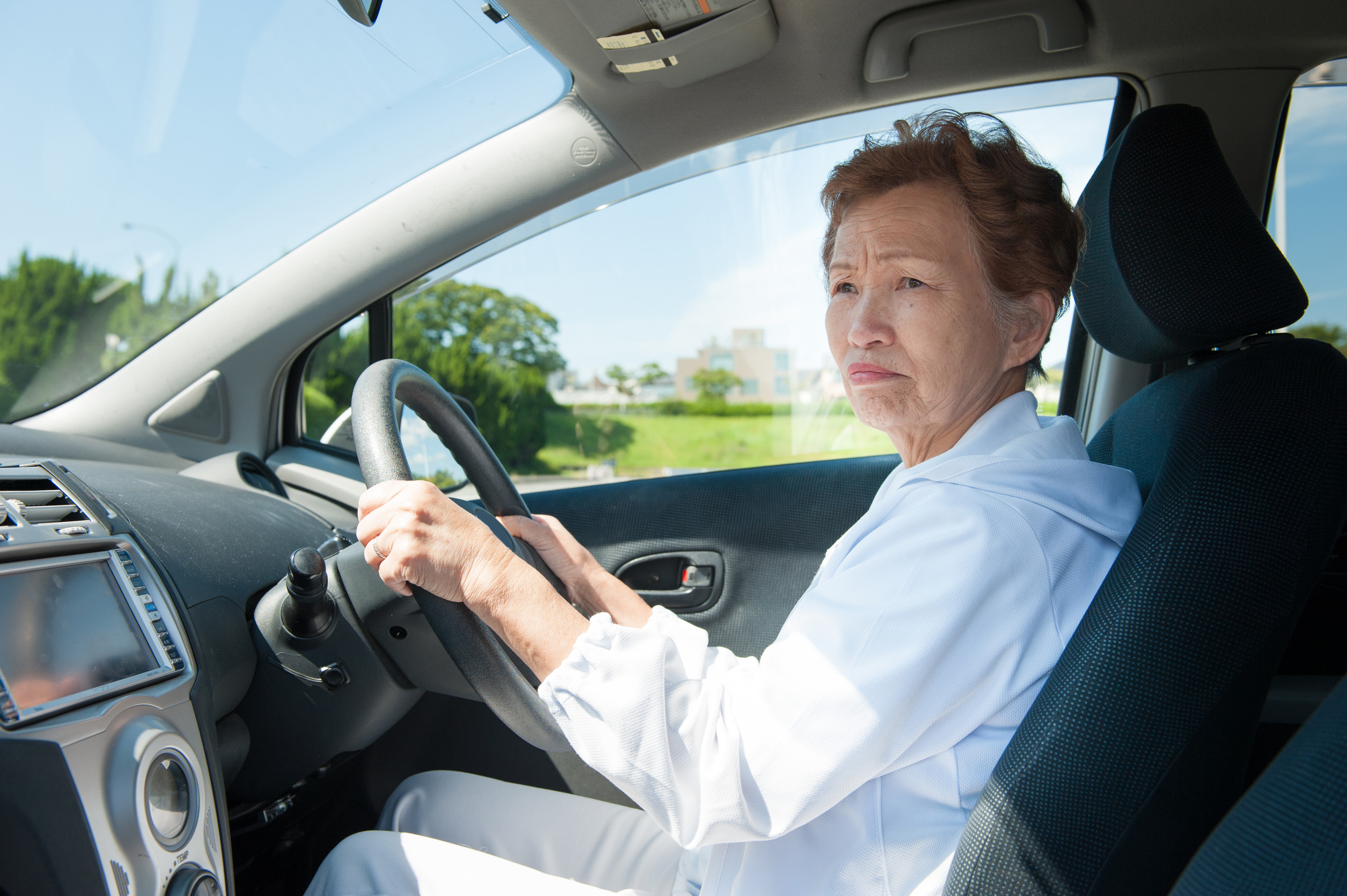 6 Warning Signs It's Time for Seniors to Stop Driving