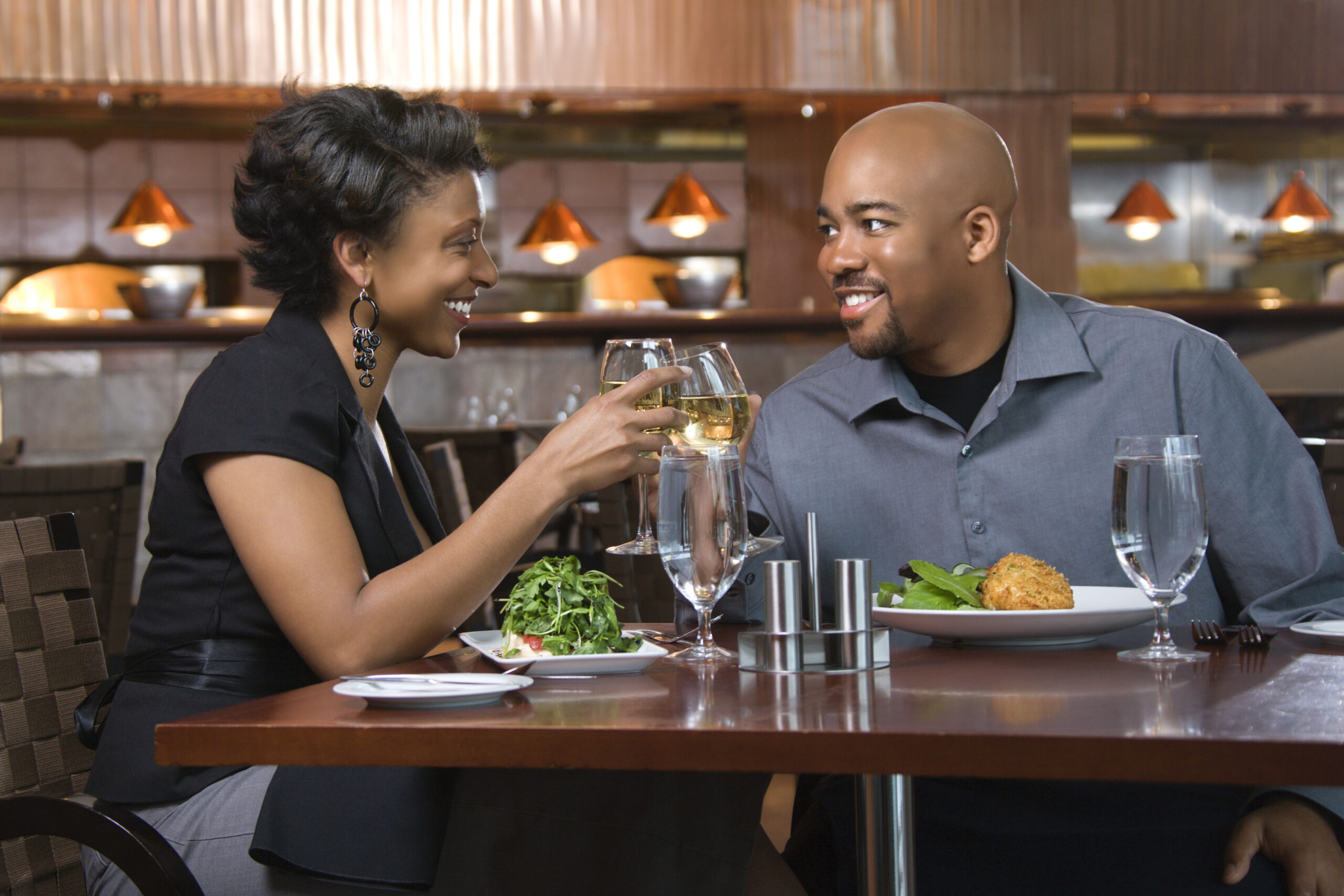 Clever Excuses to Gracefully Escape a Date Without Drama