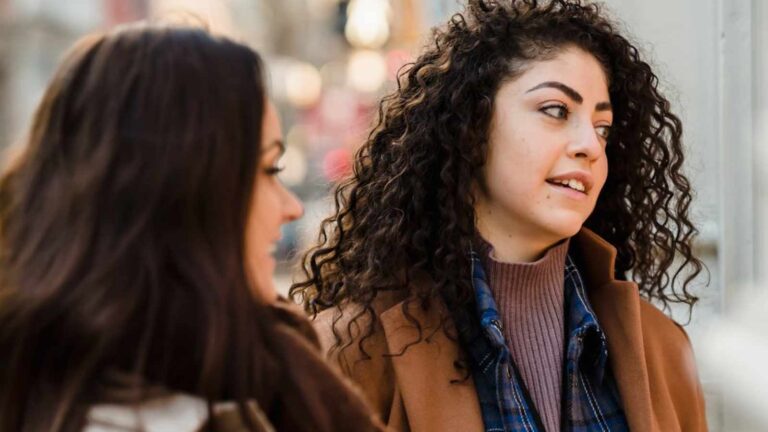 7 Behaviors That Cause People to Silently Judge You, Even If They Never Say So