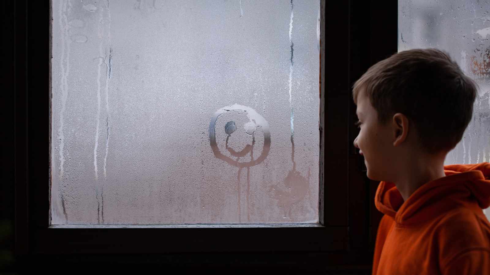 Drawing on Fogged-Up Windows