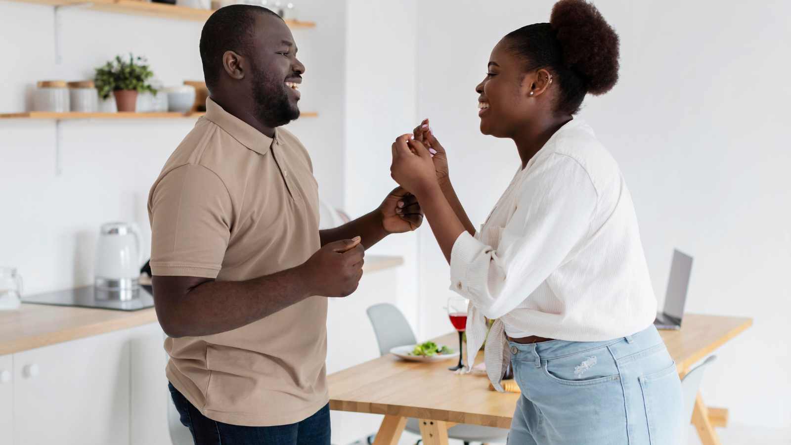 Green Flags in a Relationship That Show You're on the Right Path