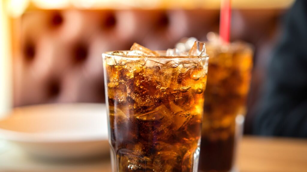 4 serious side effects of drinking diet soda regularly