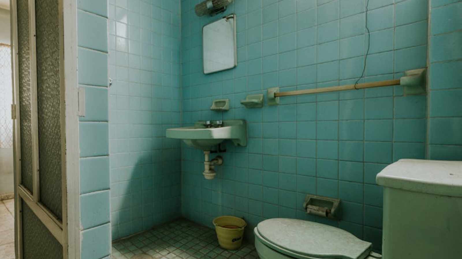 unkempt bathroom