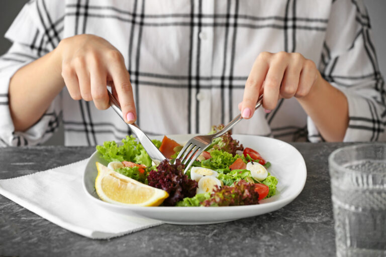 7 Best Things to Put in a Salad for Flavor and Nutrition