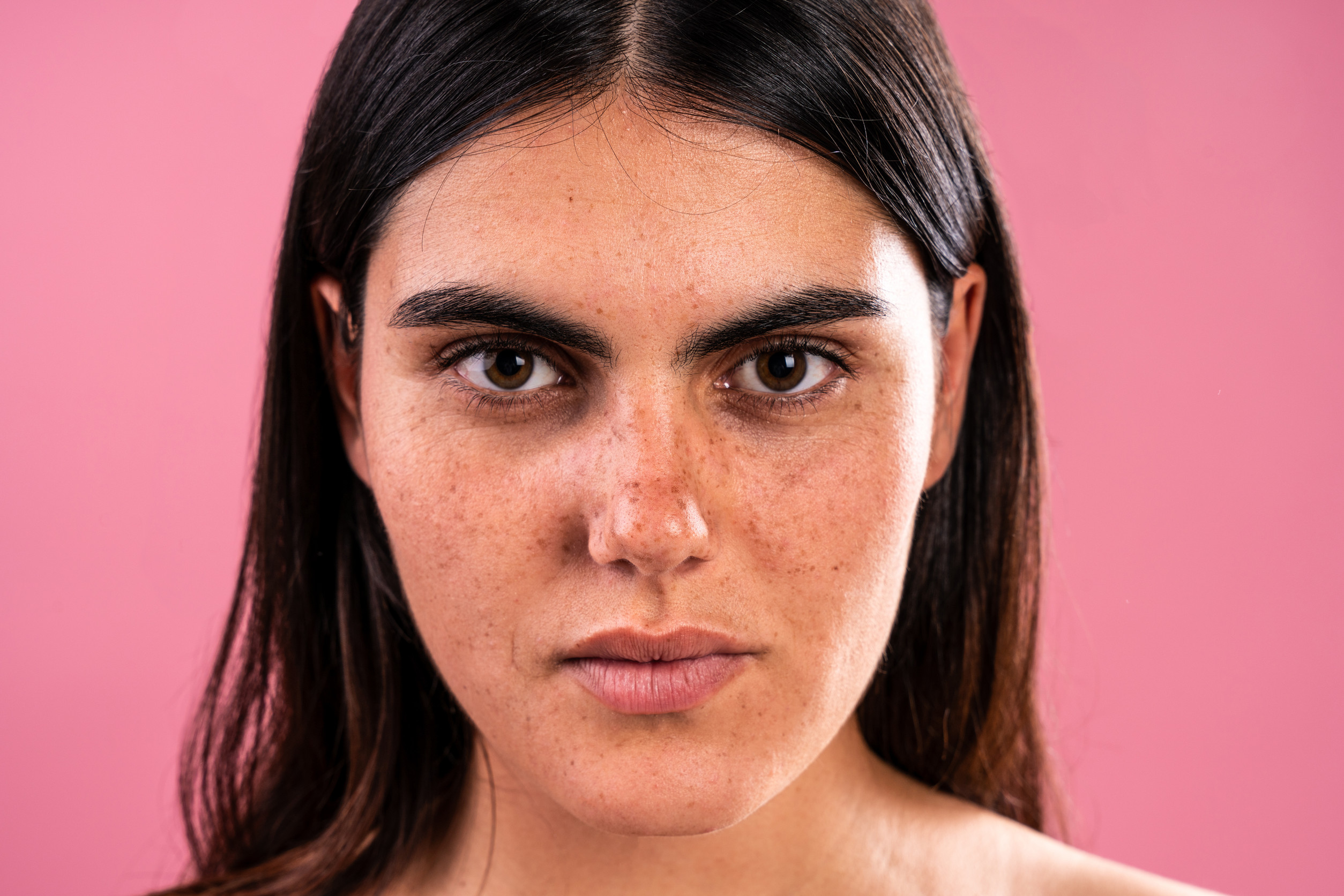 6 personality traits of women who choose to go make up free