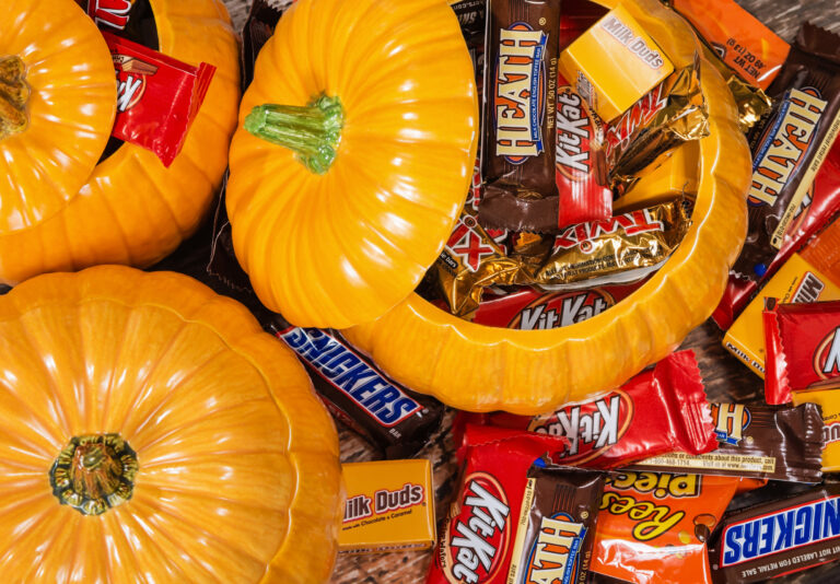 6 Top Halloween Candy Picks for Trick-or-Treaters