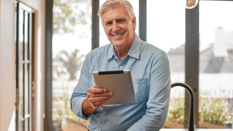 8 items home stagers banish immediately to sell houses faster