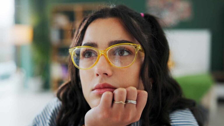 People Who Quickly Forget Newly Heard Names Often Possess These 8 Signs of High Intelligence