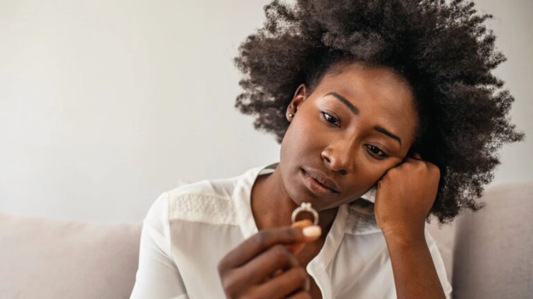 6 Subtle Signs of a Truly Miserable Wife and What They Mean for Your Marriage