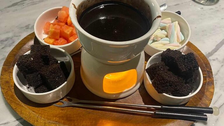 5 Forgotten Retro Desserts That Were Dinner Party Showstoppers