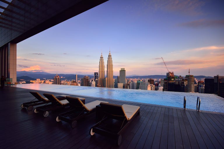 5 Coolest Rooftop Pools in the World That Will Take Your Breath Away