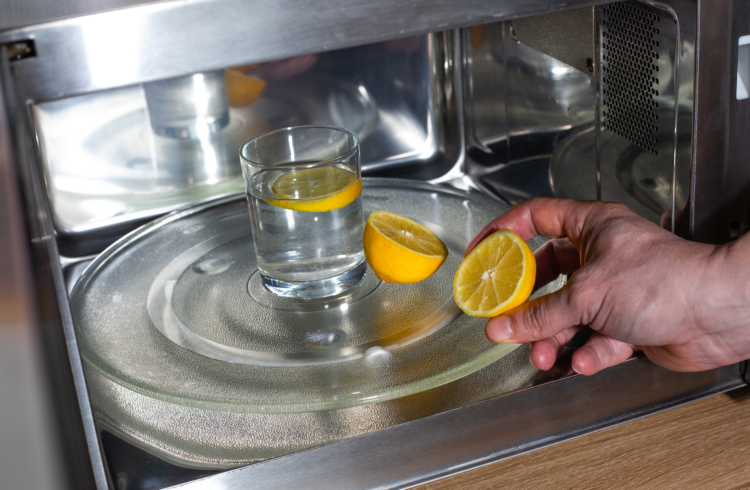 microwave oven by lemon and water