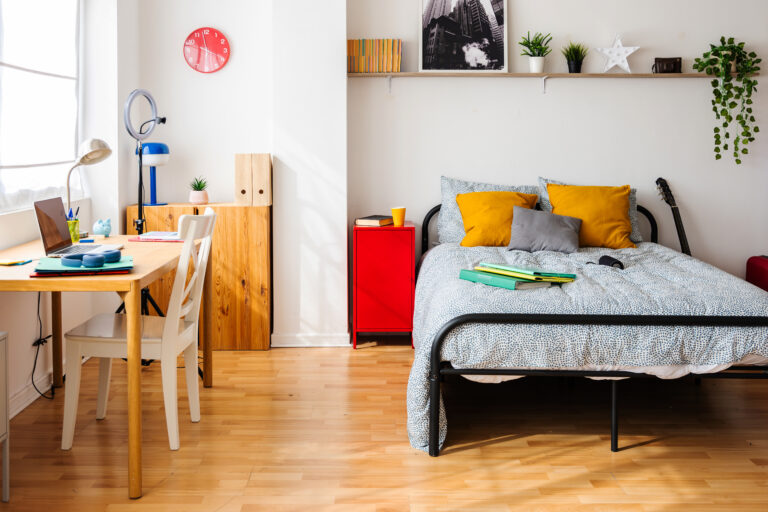 6 Essential Guide to Bedroom Organization for Students: Maximize Space and Boost Productivity