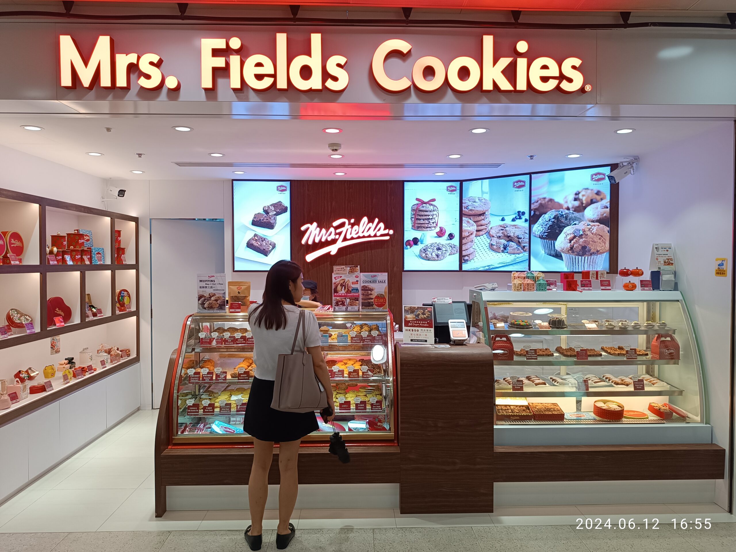 Unique Ways People Became Unbelievably Wealthy