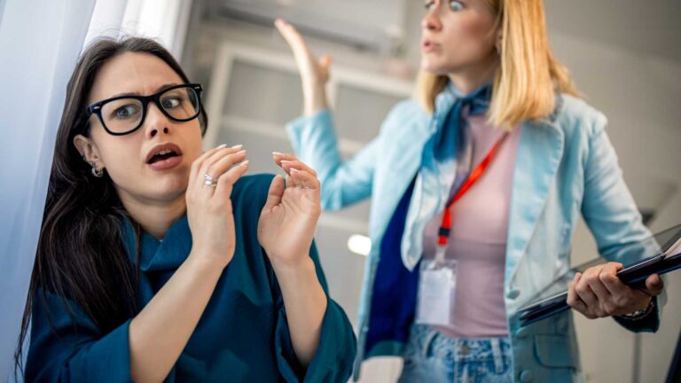 7 toxic things narcissists do that destroy your mental health