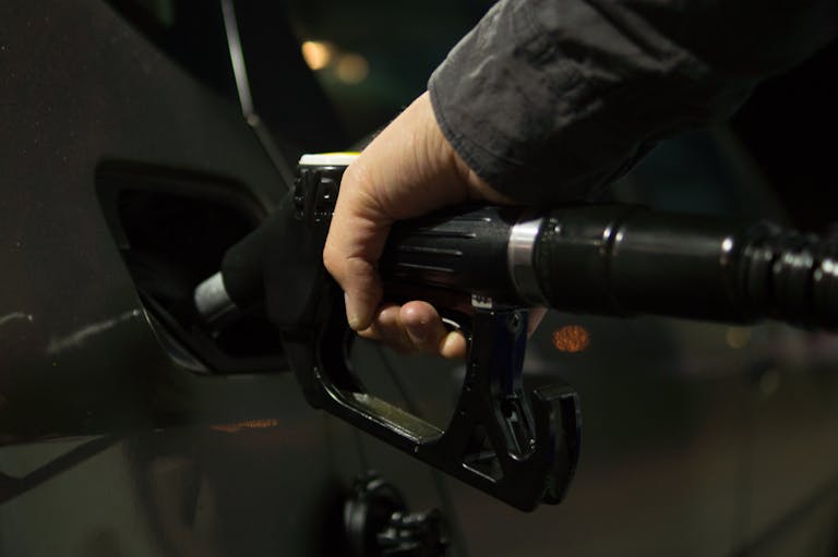 9 Critical Mistakes You Should Avoid While Pumping Gas