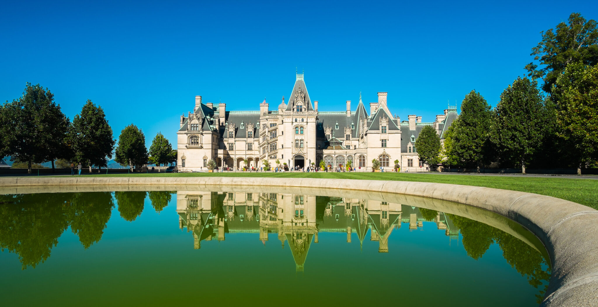 9 Majestic Castles to Explore in the United States - Crafting Your Home