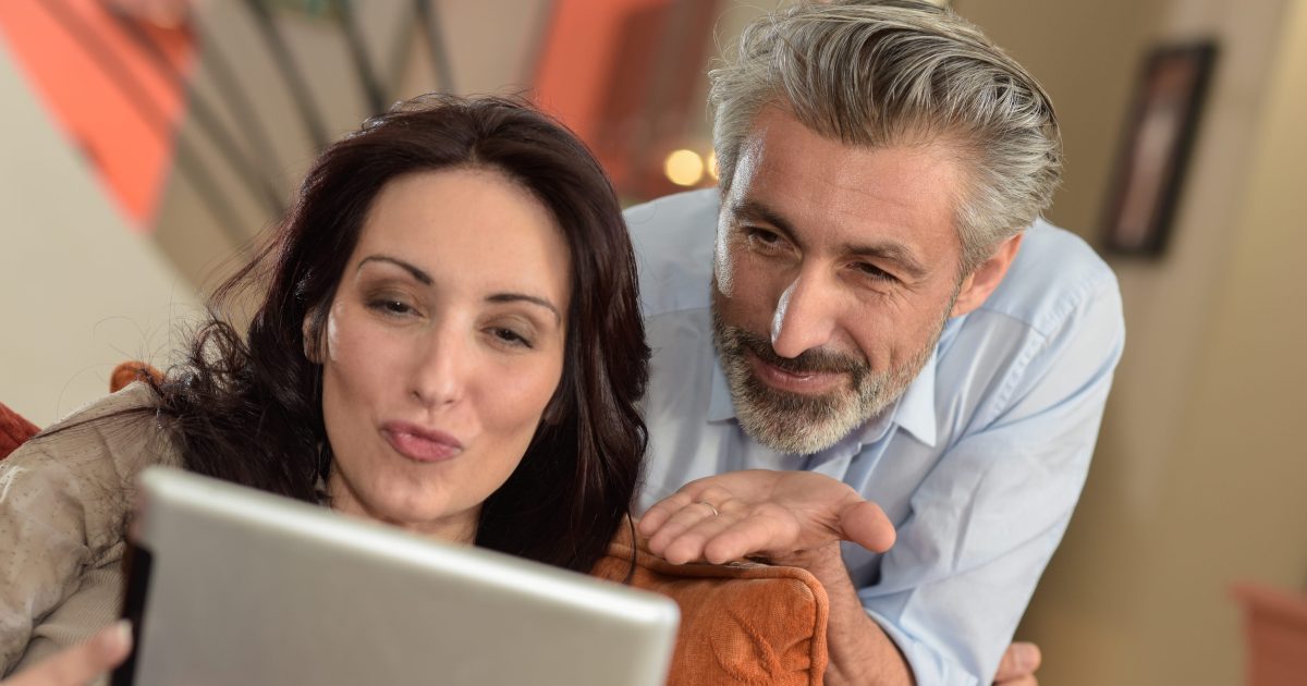 11 Reasons Older Men Prefer Dating Women Their Own Age