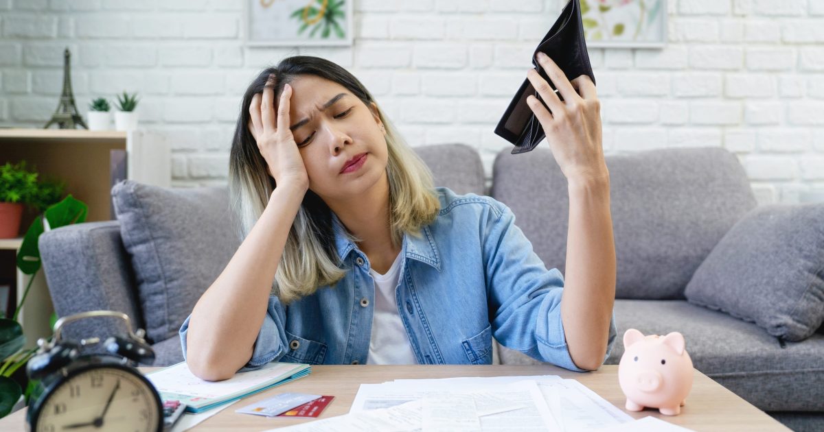 10 Financial Mistakes You Should Never Make After Losing a Spouse