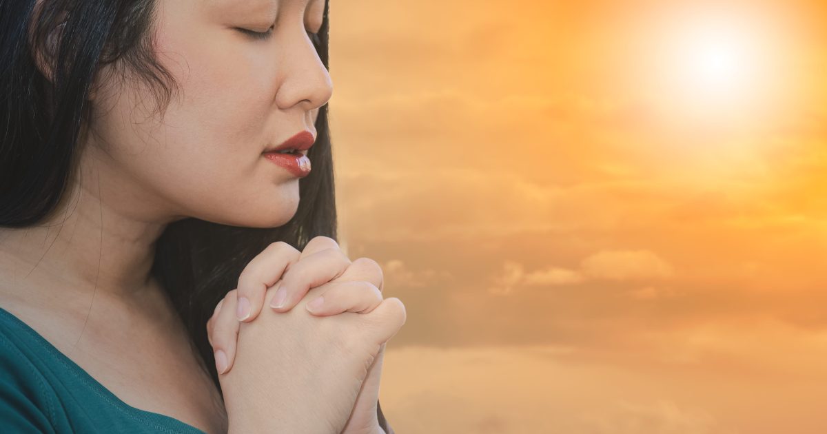 8 Powerful Signs God Is Showing You Grace When Life Feels Uncertain 