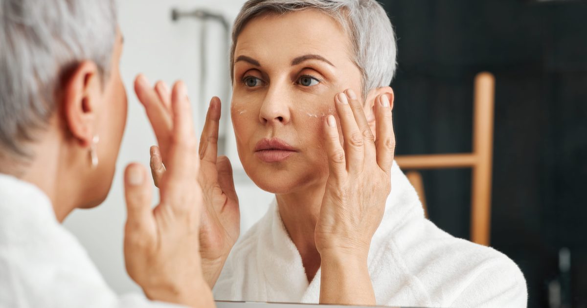 10 Things That Instantly Make You Look Less Attractive Without Realizing It 