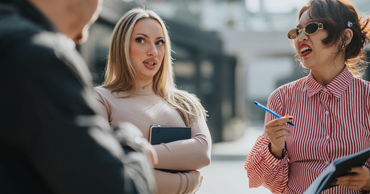 7 Phrases People Use When They Have Nothing Interesting to Say and What They Really Reveal 