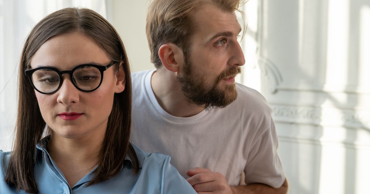 9 Signs Your Husband Is Manipulating You (Most Women Don’t Recognize All the Signs)