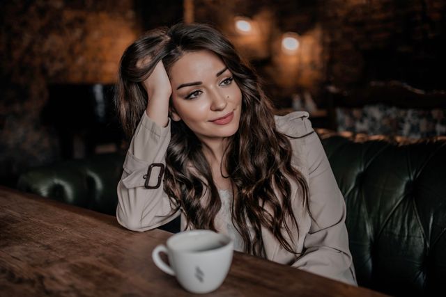 5 Foolish Standards That Keep Many Women Single Longer Than They Expect