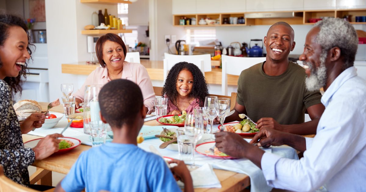 5 Things Research Shows About Families Who Eat Dinner Together