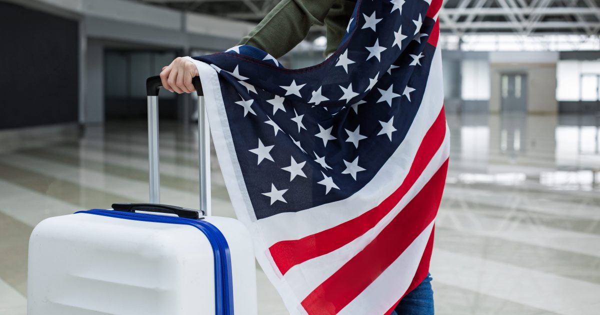 10 U.S. Laws and Everyday Customs That Surprise People from Other Countries 