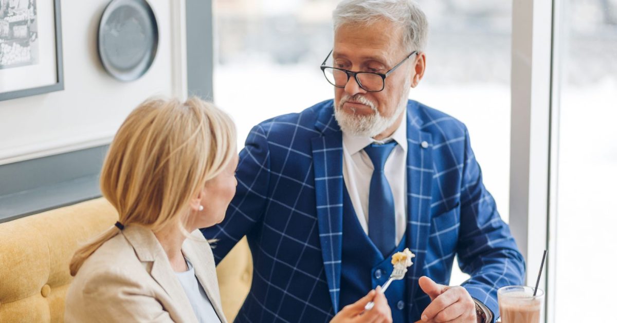 8 Things Men Over 50 Should Never Say on a First Date