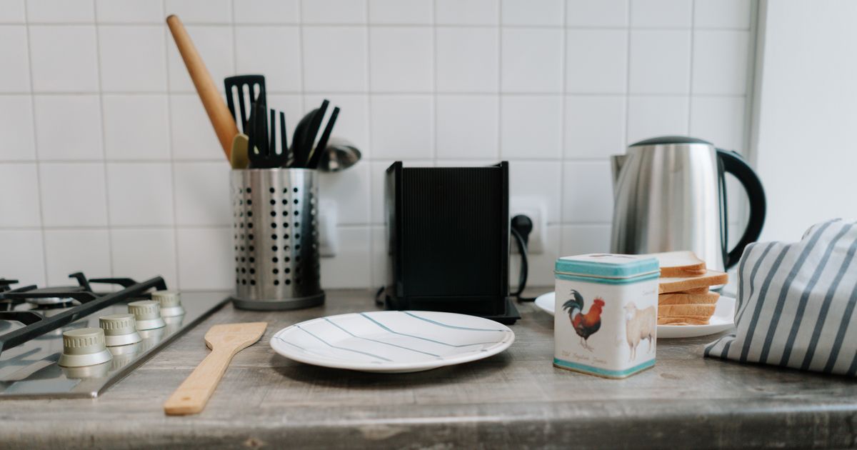 8 Everyday Home Items You Should Replace And the Ones You Shouldn’t