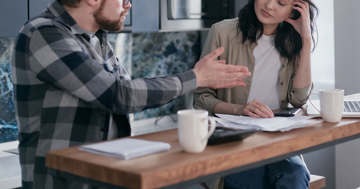 8 Things Happily Married Couples Do the Morning After an Argument 