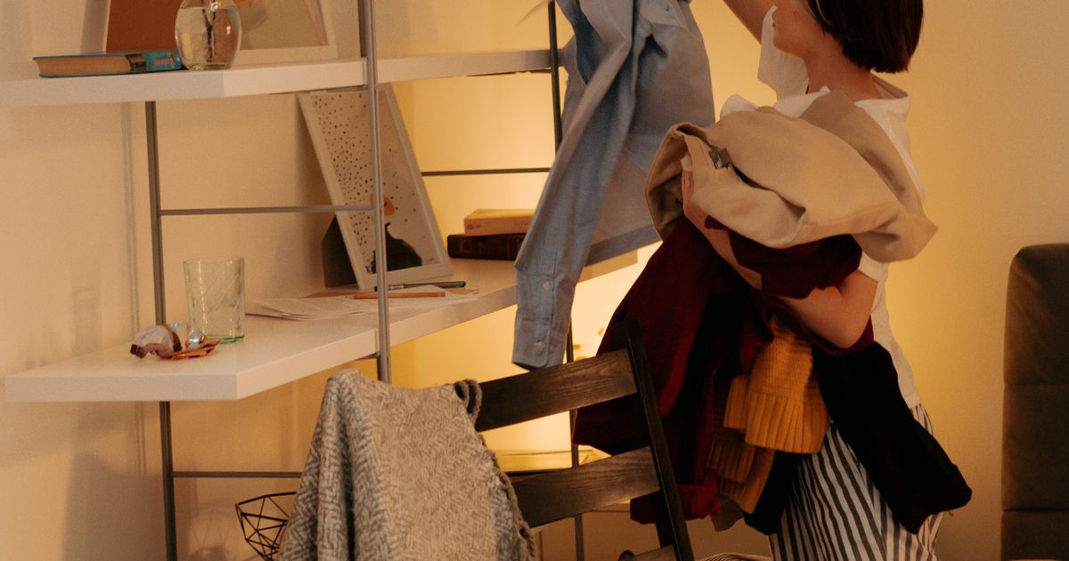 8 Things You Should Never Keep in Your Bedroom, According to Professional Organizers 