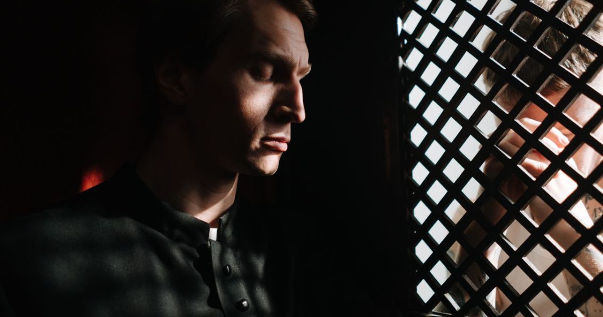 8 Ways Narcissism and Religious Devotion Overlap