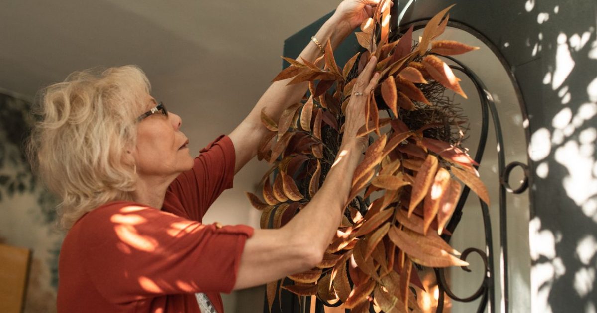 Instead of Decorating for 4 Seasons a Year, Maybe Just… Don’t