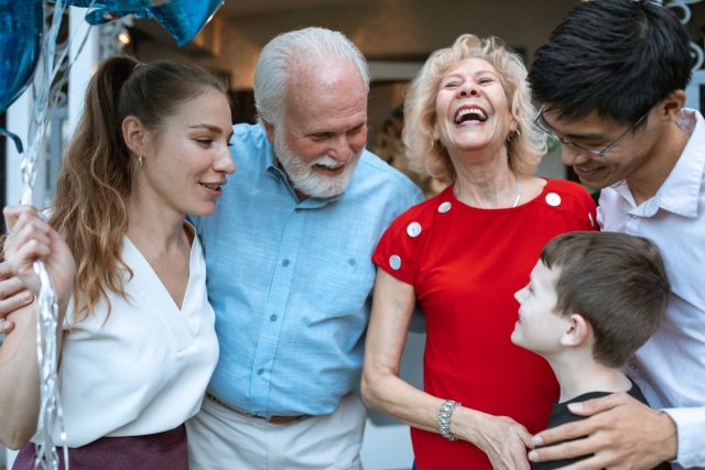 8 Things Grandparents Say That Quietly Undermine Parents