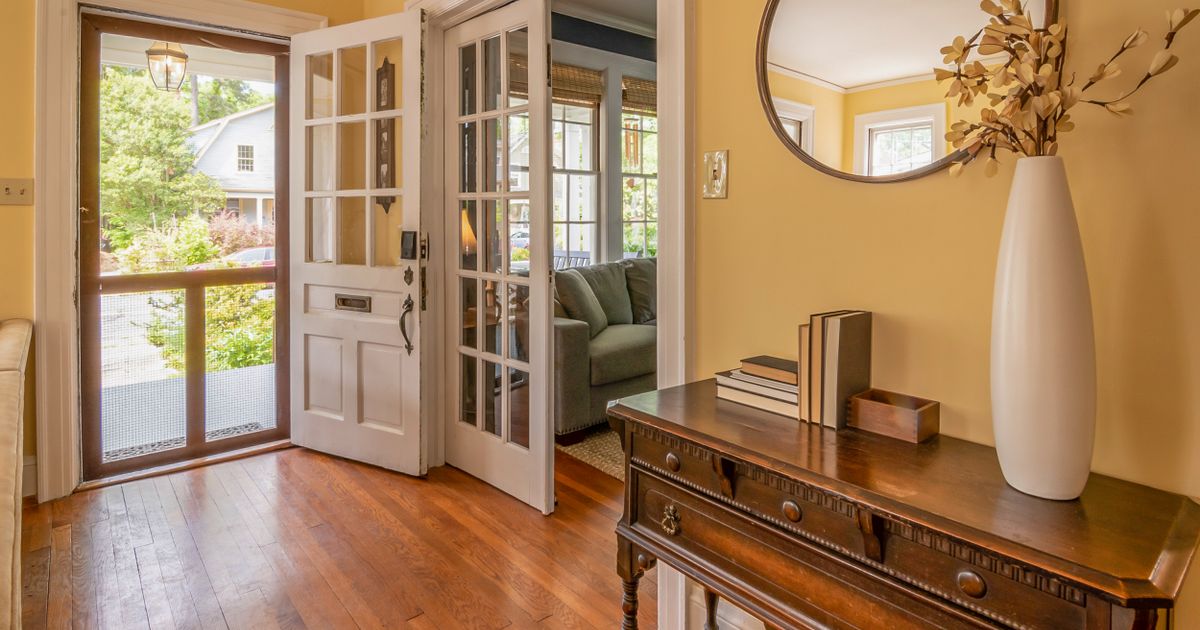 5 Small Entryway Tweaks That Can Make Your Whole Home Feel More Organized 