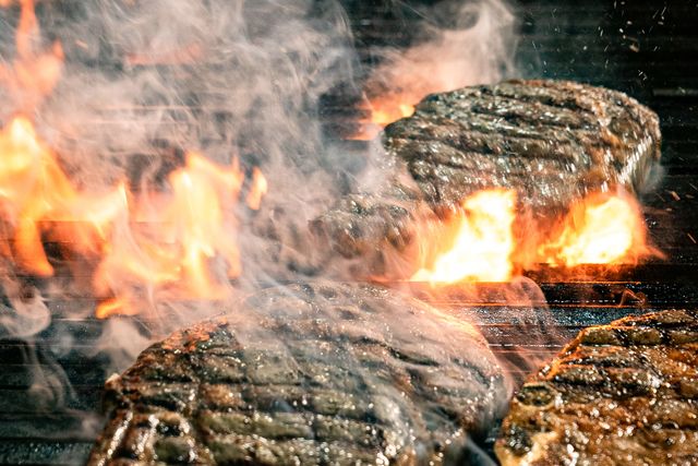 Chicago Stole New York’s Steakhouse Crown And Meat Lovers Are Booking Flights to the Windy City