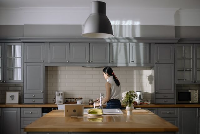 10 Gray Kitchen Ideas That Actually Feel Chic in 2026