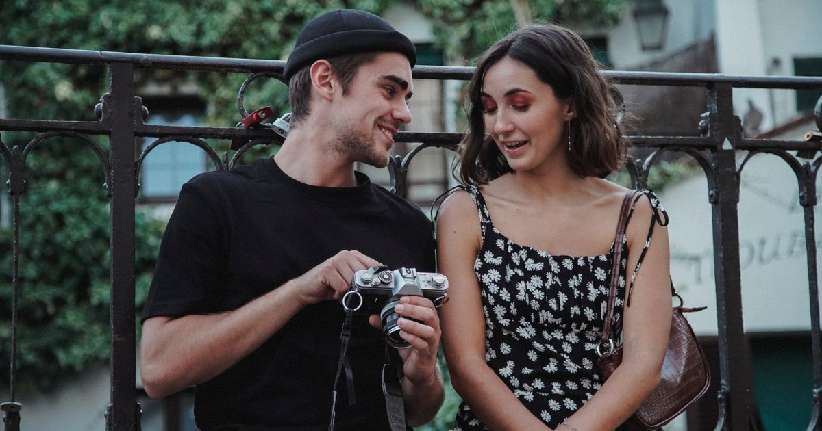 Most Singles Still Believe in Love at First Sight, According to a Major Dating Study