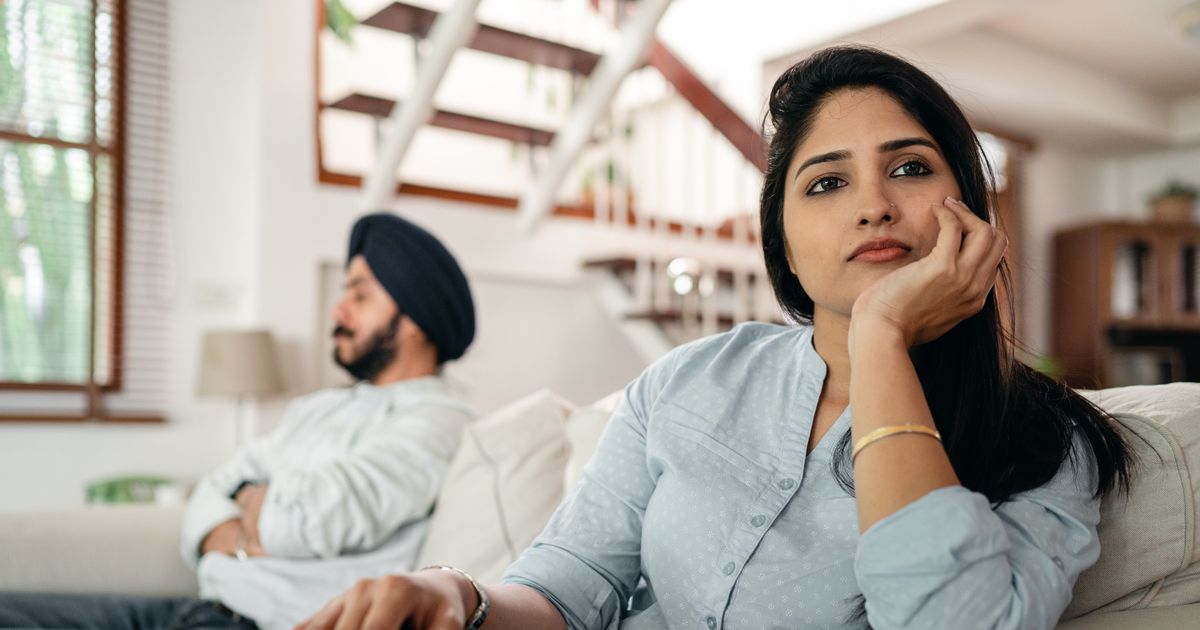 8 Subtle Habits That Make Couples Feel Like Roommates